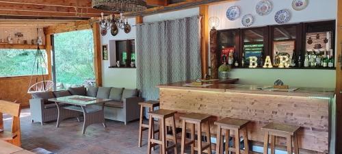 Lounge alebo bar v ubytovaní Penzion Zázrifka