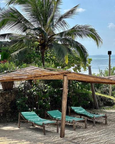 Marafiki Bungalows — Beach