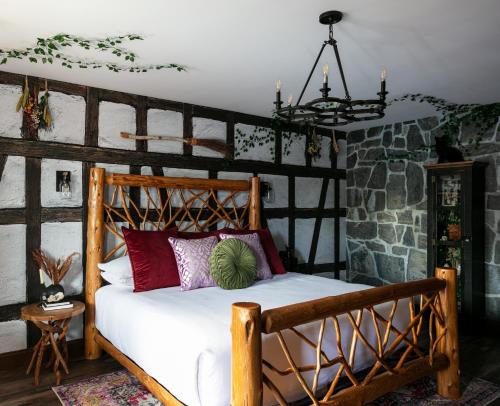 Кровать или кровати в номере The Cove At Salem