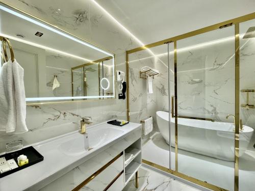 Hotel Sultan tesisinde bir banyo