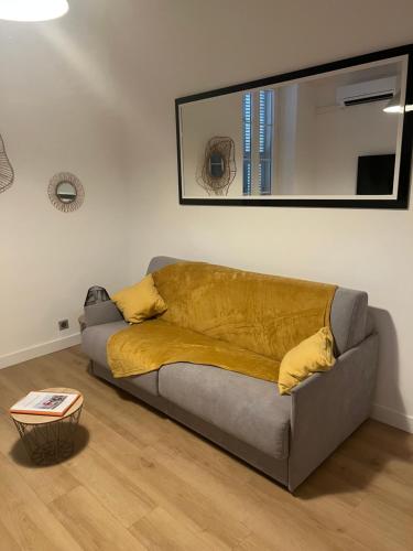 AMAZING STUDIO - GRANDE TERRASSE - COEUR DE VILLE - WIFI - AC