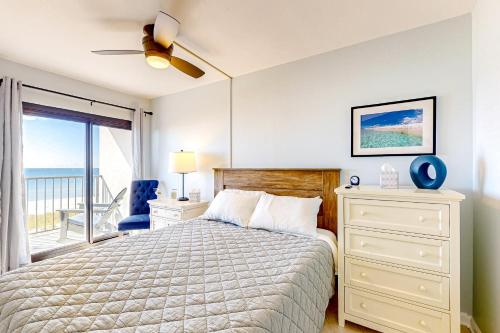 Ένα ή περισσότερα κρεβάτια σε δωμάτιο στο Sundunes 121