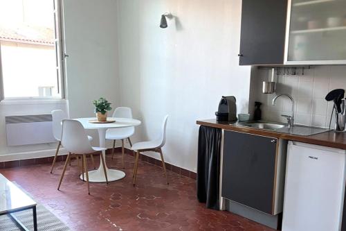 Gallery image of Bright flat in Marseille 2e in Marseille