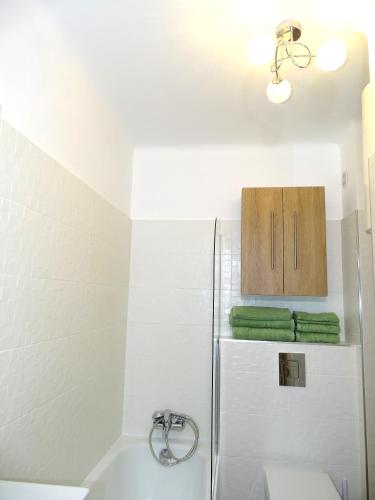 TILIA JOURDAN-Studio Cosy Aix Centre-Cours MIRABEAU-PARKING-WIFI-SMART TV-RUE CALME