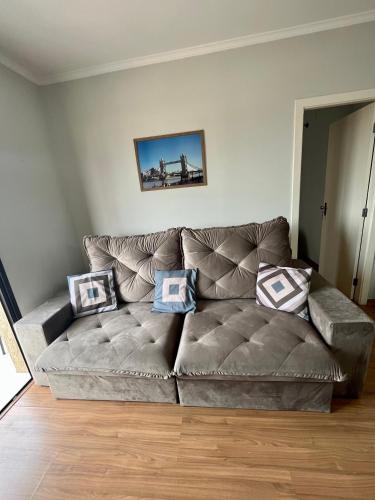 Gambar di galeri bagi Apto para CASAL com bela VISTA, cama KING, COZINHA COMPLETA, VARANDA, PISCINA, SAUNA, PORTARIA 24h e GARAGEM di Guaratinguetá