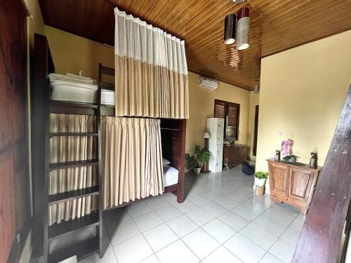 Una cocina o cocineta en Desa Hostel