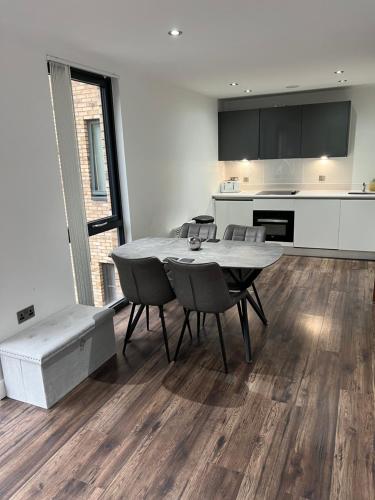 Perfect City Centre Apartment photo 26