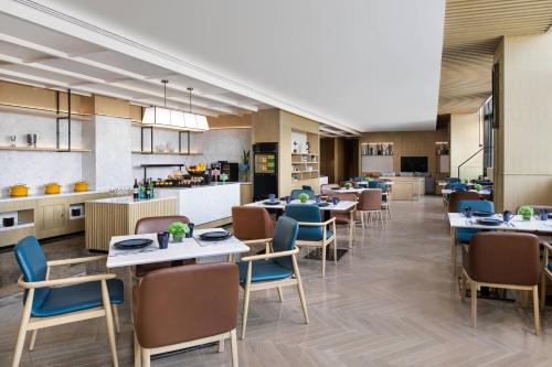 Courtyard by Marriott Nanjing Jiangningにあるシーティングエリア