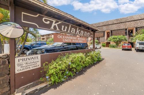 Fotografie z fotogalerie ubytování Kulakane 306 · KK 306 Remodeled BeachFront 2BD w Ocean Views AC v destinaci Kahana