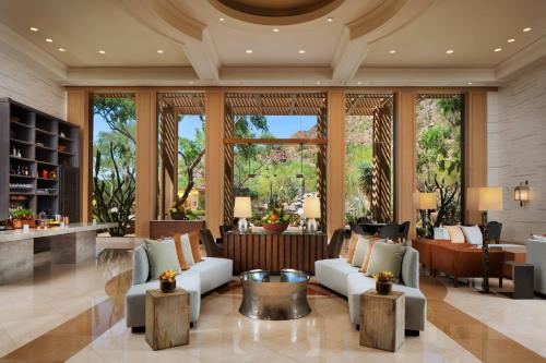 The Canyon Suites at The Phoenician, a Luxury Collection Resort, Scottsdale Image