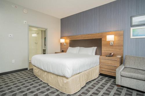 Katil atau katil-katil dalam bilik di TownePlace Suites by Marriott Brantford and Conference Centre