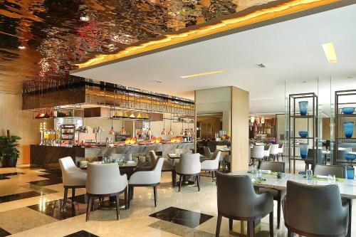 Restaurace v ubytování Sheraton Grand Hangzhou Binjiang Hotel