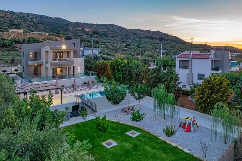 Chris villa with private ecologic pool and kid's playground!