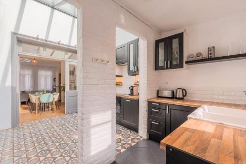 3 bedroom house with garden, near Lille