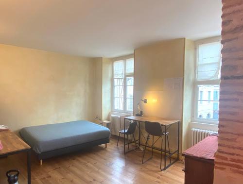 Photo de la galerie de l'établissement FLOYDHOM'S Pau Appartement entier 4 jours minimum 100m2 proche château, à Pau