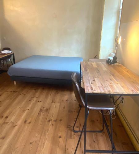 Photo de la galerie de l'établissement FLOYDHOM'S Pau Appartement entier 4 jours minimum 100m2 proche château, à Pau