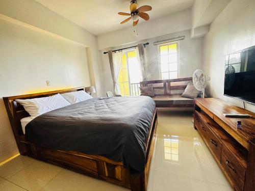 Ein Bett oder Betten in einem Zimmer der Unterkunft ManDel properties