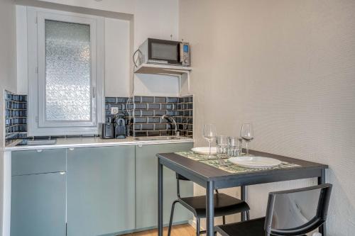 Η κουζίνα ή μικρή κουζίνα στο Élégant studio centre Marmande Mon Petit Appart