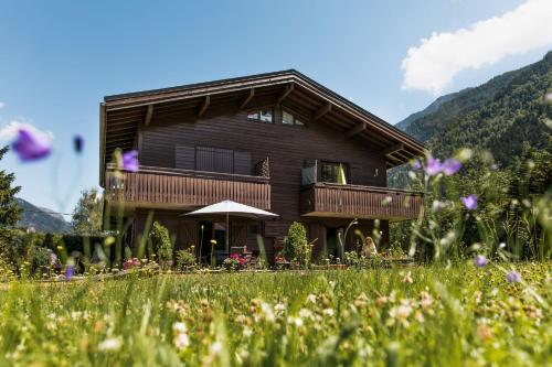 Apartment Cry - Alpes Travel - Central Chamonix (sleeps 2-4)