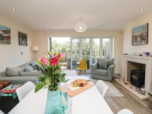 2 Orchard Drive – Photos 3
