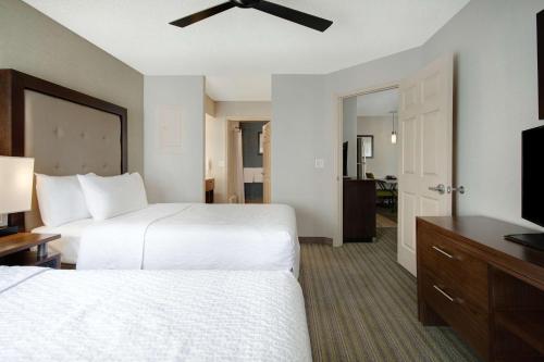 Кровать или кровати в номере Homewood Suites by Hilton Salt Lake City - Midvale/Sandy