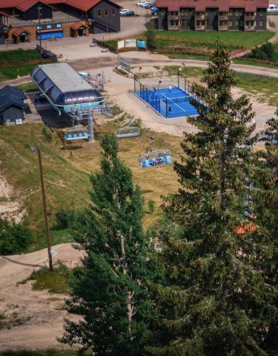 Πισίνα στο ή κοντά στο Terrassen 57 in Kungsberget - Your home away from home
