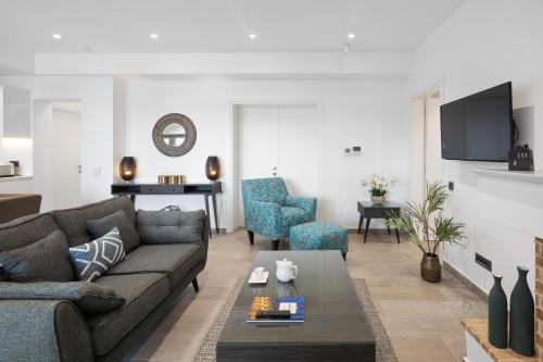 Driftwood Luxury Suite by WhiteDream Villas