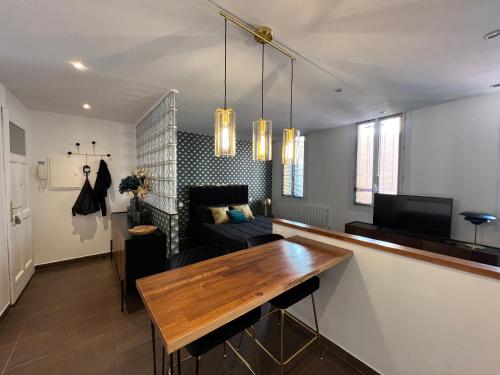 Magnifique studio renove avec gout/WIFI