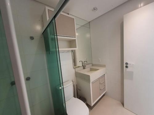 Koupelna v ubytování Apartamento a 60m da praia de Bombas