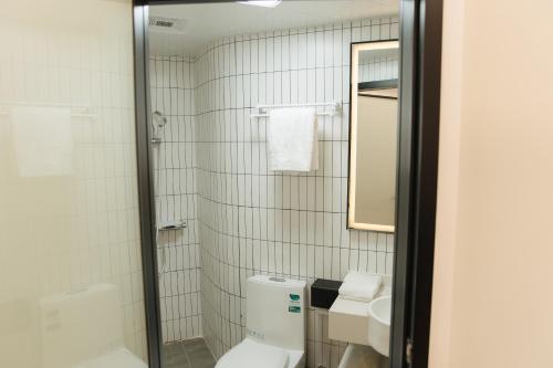 Bilik mandi di City Park Hotel