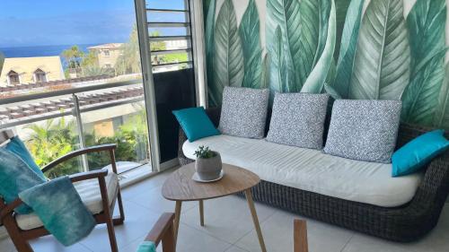 Un lugar para sentarse en L'Hémisphère Sud, vue sur mer & port