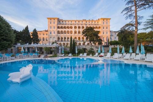 Swimmingpoolen hos eller tæt på Hotel Kvarner Palace