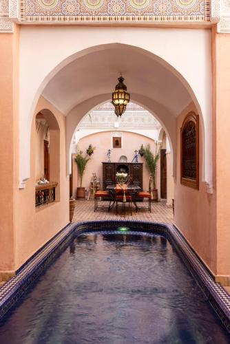 Kolam renang di atau dekat dengan Riad Arbre Bleu