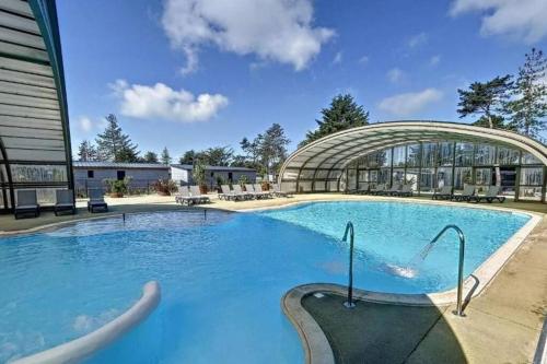 Cottage dans Parc Résidentiel de Loisirs, Piscine, 150M de la mer