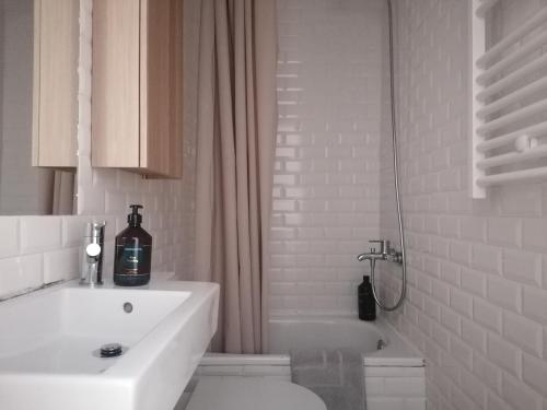 Casa com Jardim privado tesisinde bir banyo