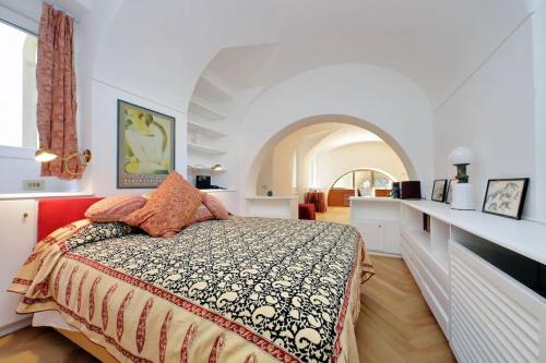 Pantheon Apartment with private terrace