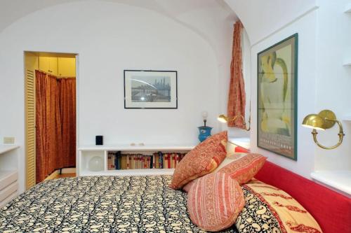 Pantheon Apartment with private terrace