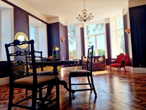 Χώρος καθιστικού στο The Hamilton Luxury Let-The Duke