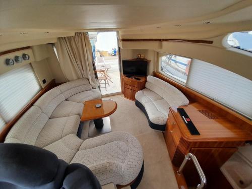 Ảnh trong thư viện ảnh của Yacht Azimut 42 - La Perla ở Constanţa