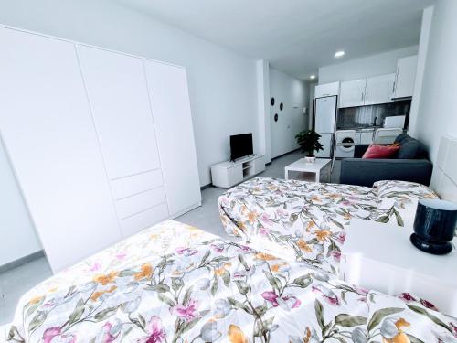 VV Claramar Playa "by henrypole home"
