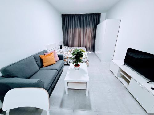 VV Claramar Playa "by henrypole home"