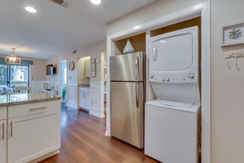 Walk to Folly Field Beach: Coastal Home w/ Grill photo 14