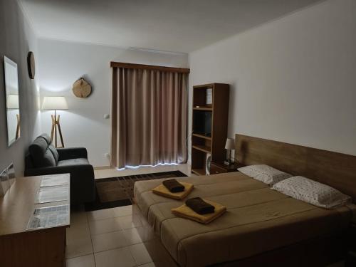 AZORES GARDEN HOUSE - Suites B&B and Private Apartments - Self Access KEYBOARD