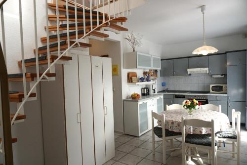 Η κουζίνα ή μικρή κουζίνα στο Achterwasser32