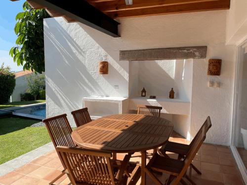 Un patio o zona al aire libre en Casa Tabachin