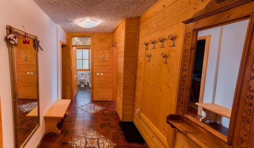 Gambar di galeri bagi Apartments in Villa Flora di Kranjska Gora