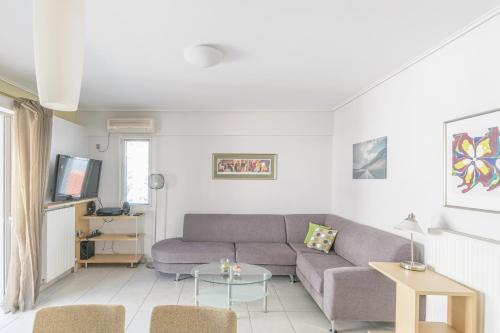 Kesariani's Family Luxury 2 bedrooms near center 50m busstop,300m busstop Acropolis