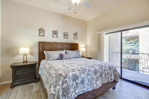 Lova arba lovos apgyvendinimo įstaigoje Tucson Condo Rental with Balcony and Mountain View!