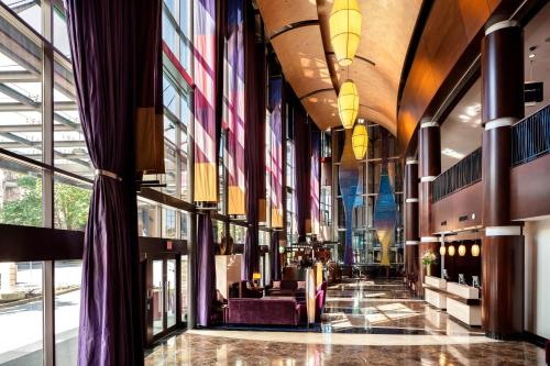 Delta Hotels by Marriott Burnaby Conference Centre Image