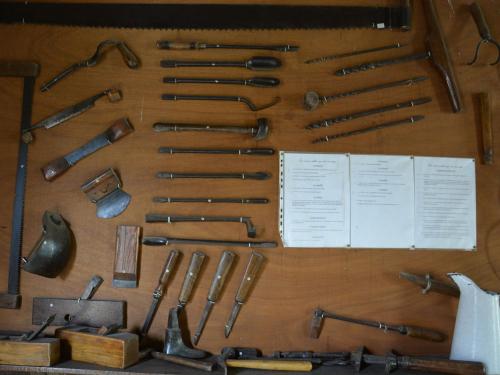 Φωτογραφία από το άλμπουμ του Gîte de Charme à la Campagne avec Jardin Clos et Collection d'Outils Agricoles - FR-1-581-9 σε Vaupillon